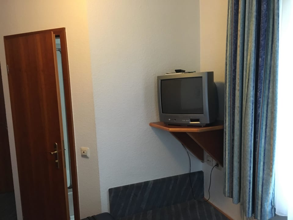 Alter winziger TV Hotel Sonne