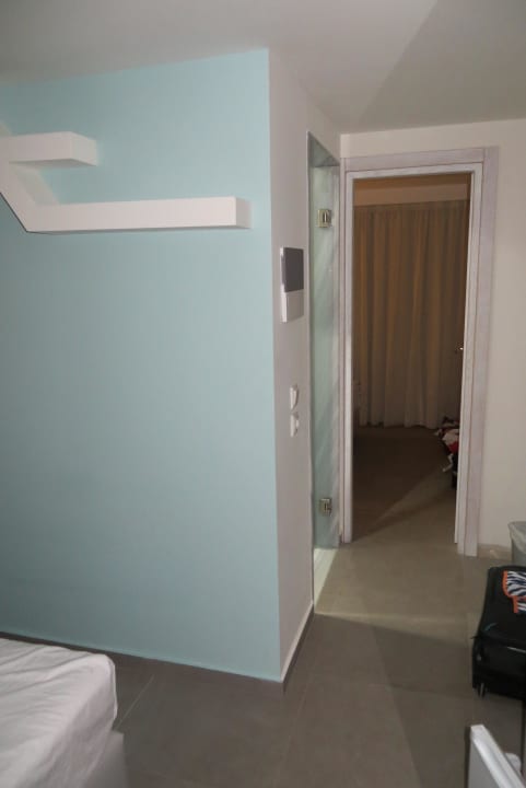 Blick vom Kinderzimmer zum Schlafzimmer Hotel Odyssia Beach