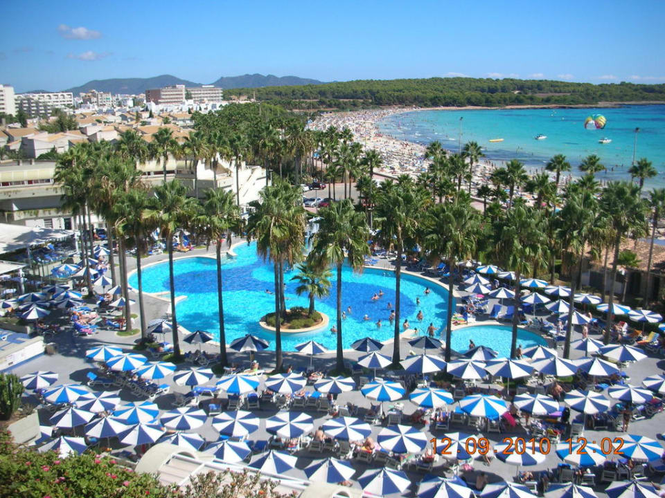 Poolanlage vom Balkon zusehen Hipotels Mediterraneo