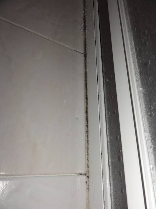 Dusche mit Schimmel Semt Luna Beach Hotel