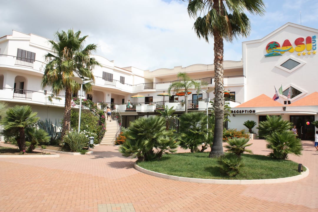 Hotel Vorderansicht Oasiclub Hotel