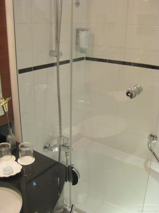 Badezimmer von Zimmer 25 Boutiquehotel Das Tyrol