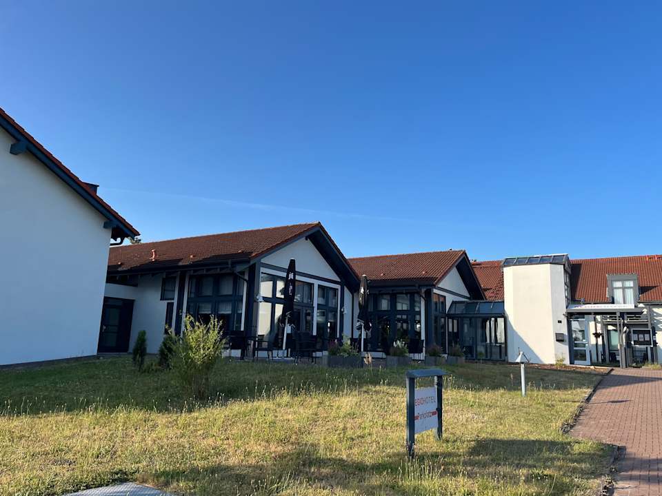 Außenansicht REGIOHOTEL Wittekind Burg