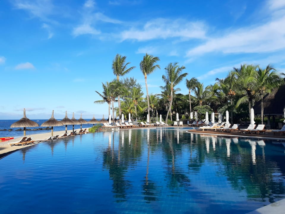 Pool Sands Suites Resort & Spa