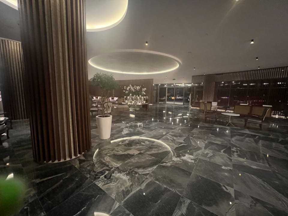 Lobby Rubi Platinum Sign