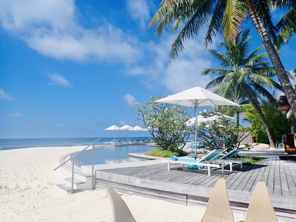 Pool Constance Moofushi Maldives