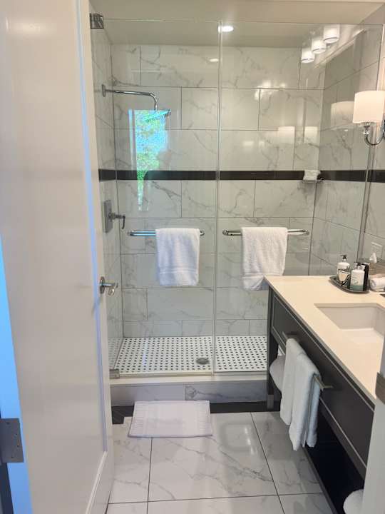 Zimmer Club Level Suites at Inn On Fifth