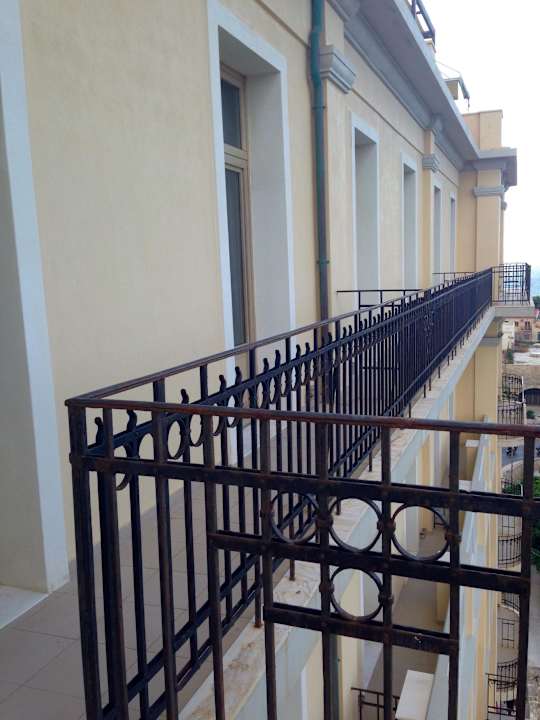 Balkon nach links Hotel GDM Megaron Historical Monument Hotel