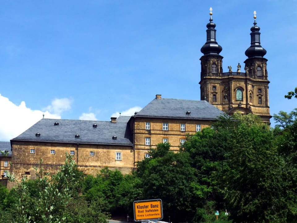 Ortseinfahrt Bildungszentrum Kloster Banz