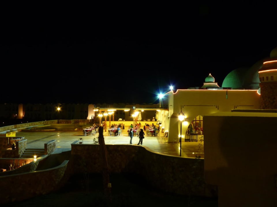 Blick auf die Terrasse Hotel Gorgonia Beach Resort
