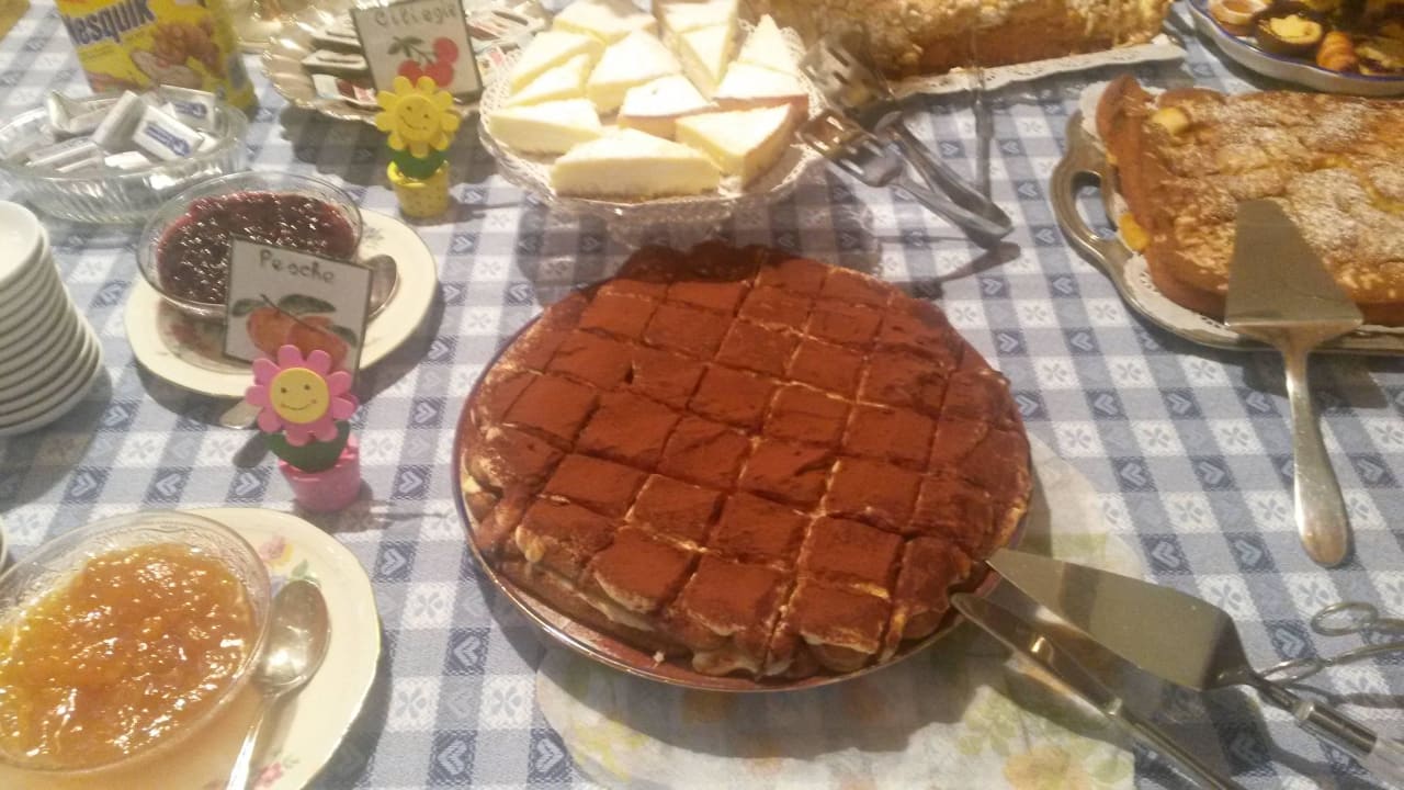 Breakfast buffet Agriturismo Albafiorita