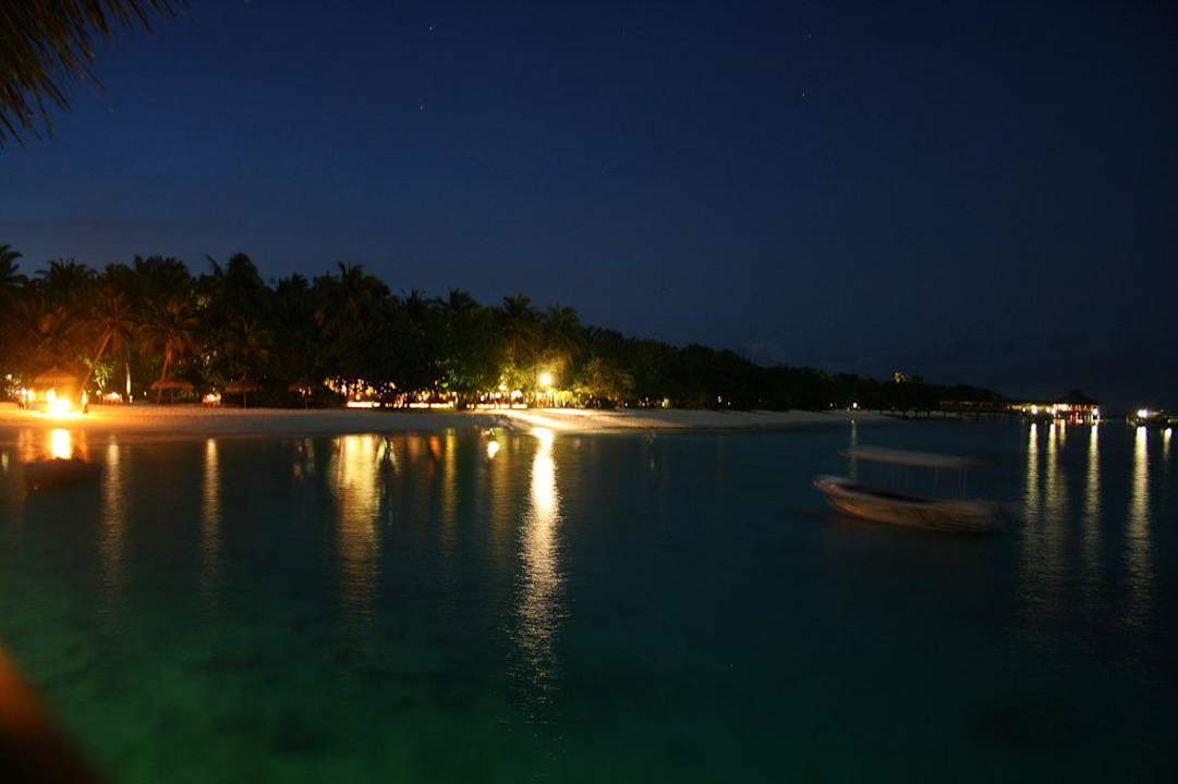 RBR bei Nacht NH Collection Maldives Reethi Resort