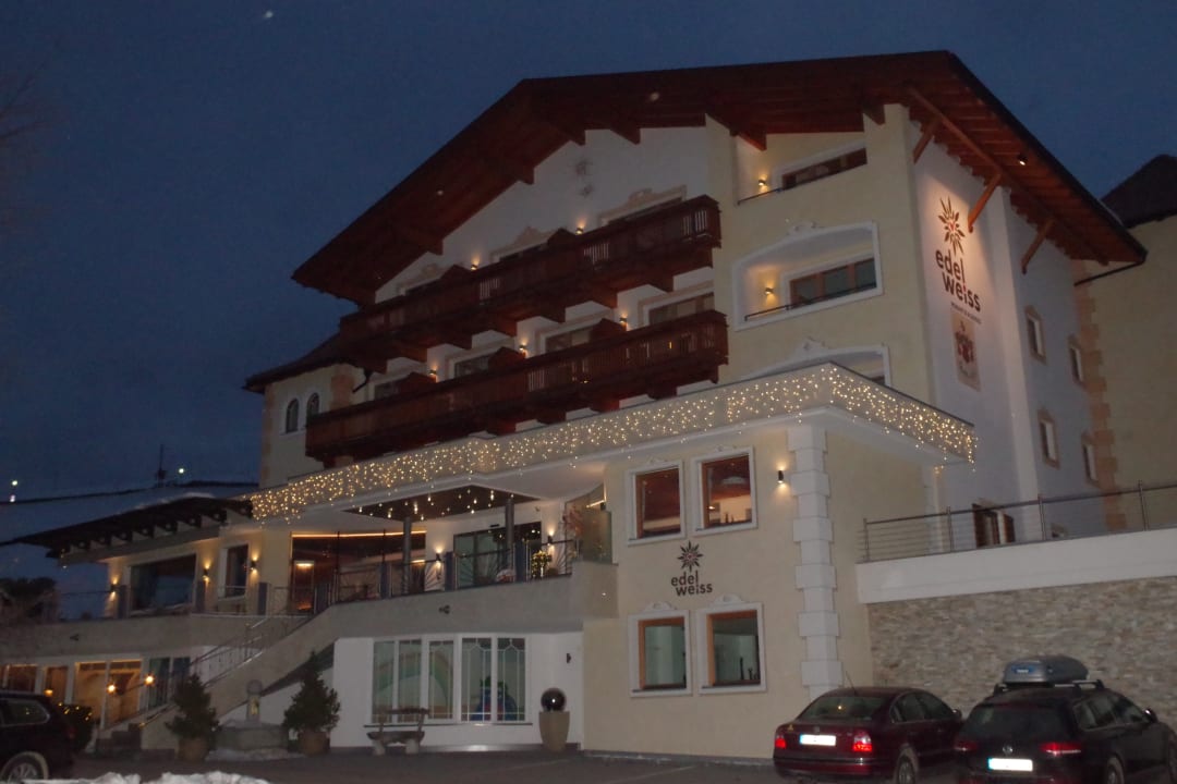 Außenansicht Hotel Edelweiss