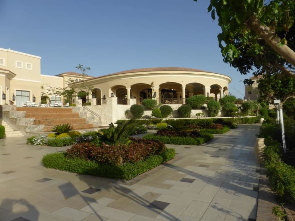 Widok od strony basenów JAZ Aquamarine Resort