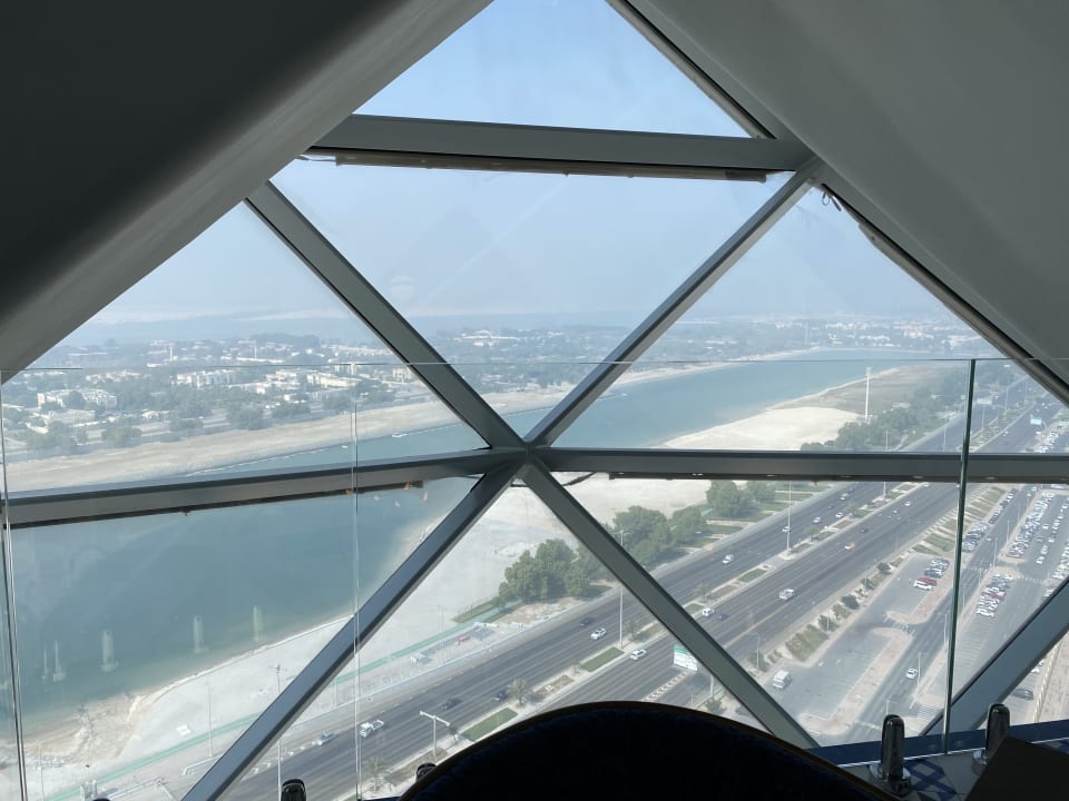 Ausblick Andaz Capital Gate Abu Dhabi - a concept by Hyatt