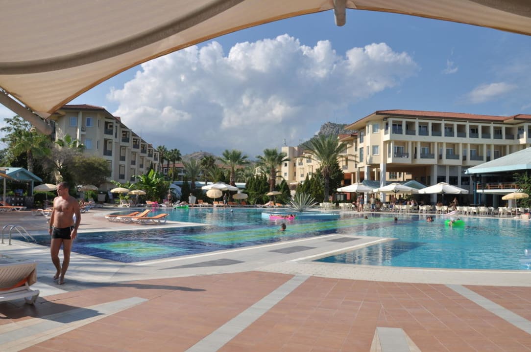 Pool Le Jardin Resort