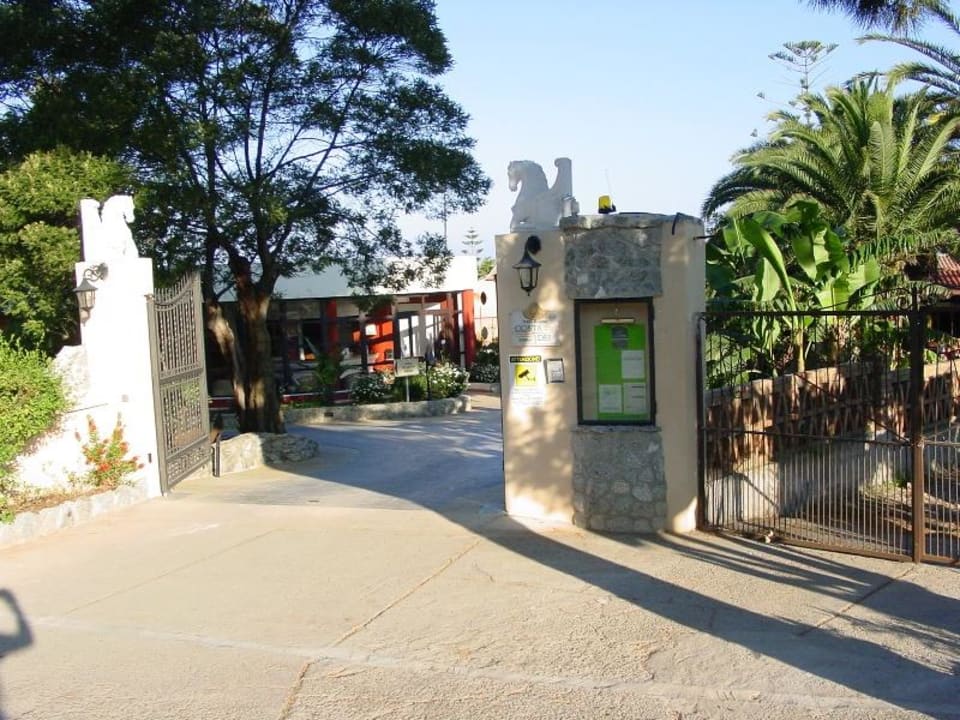 Hauptportal zur Anlage Hotel Costa degli Dei