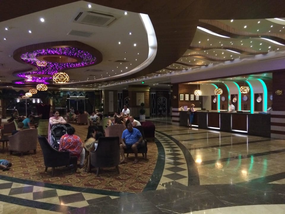 Lobby Dizalya Palm Garden