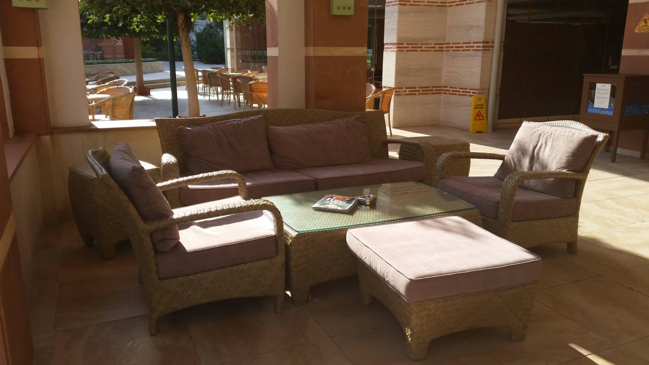 Mega-Bar - unsere Couch :-) Megasaray Club Belek