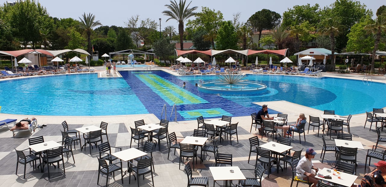 Pool Le Jardin Resort