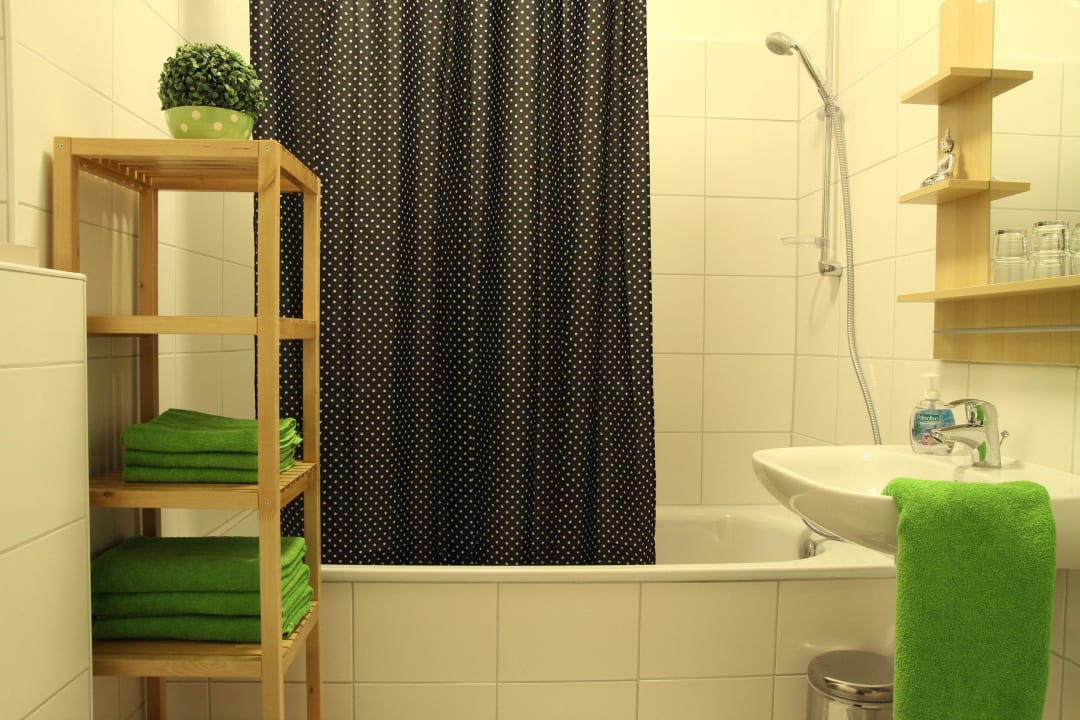 Badezimmer Apartment Bett am Rhein