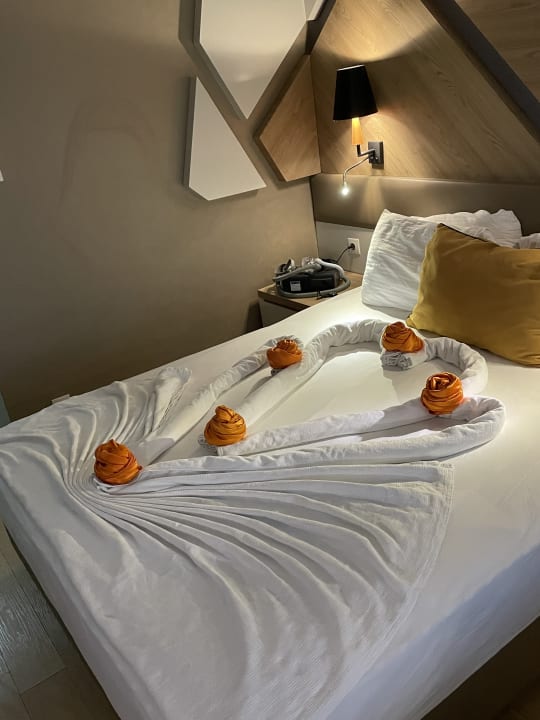 Zimmer Saturn Palace Resort Hotel