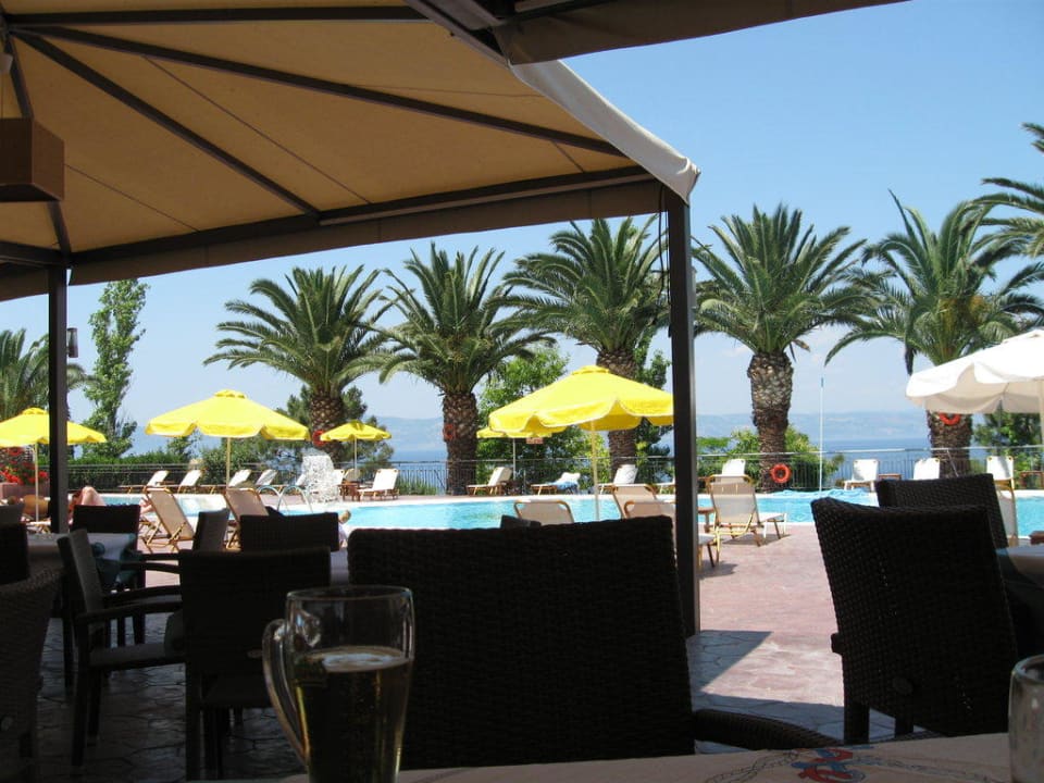 Snack Bar mit Pool Hotel Sunrise Resort