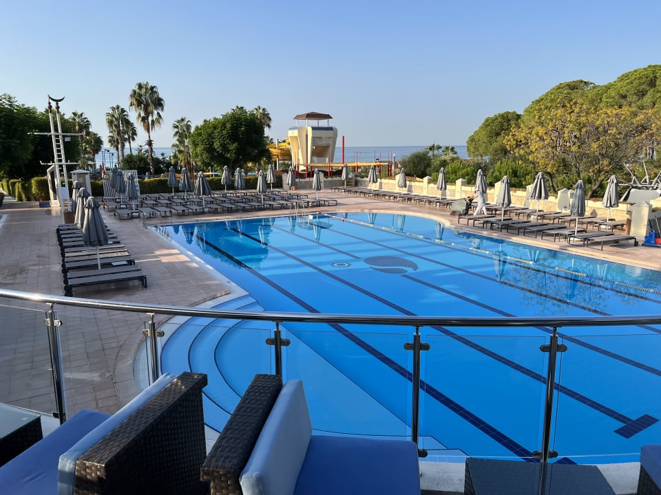Pool ROBINSON PAMFILYA