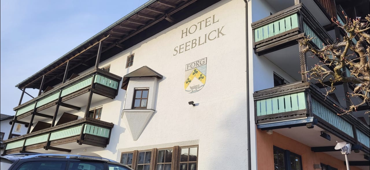 Außenansicht Hotel Seeblick und Ferienwohnung
