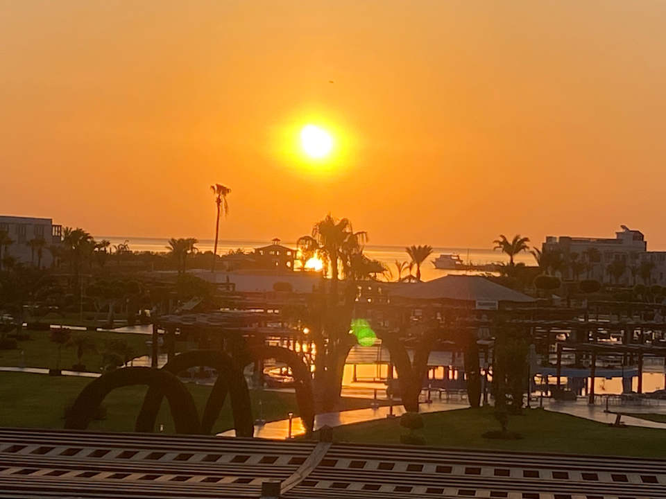 Außenansicht SUNRISE Crystal Bay Resort