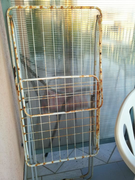 Wäschespinne auf dem Balkon Hotel Ema