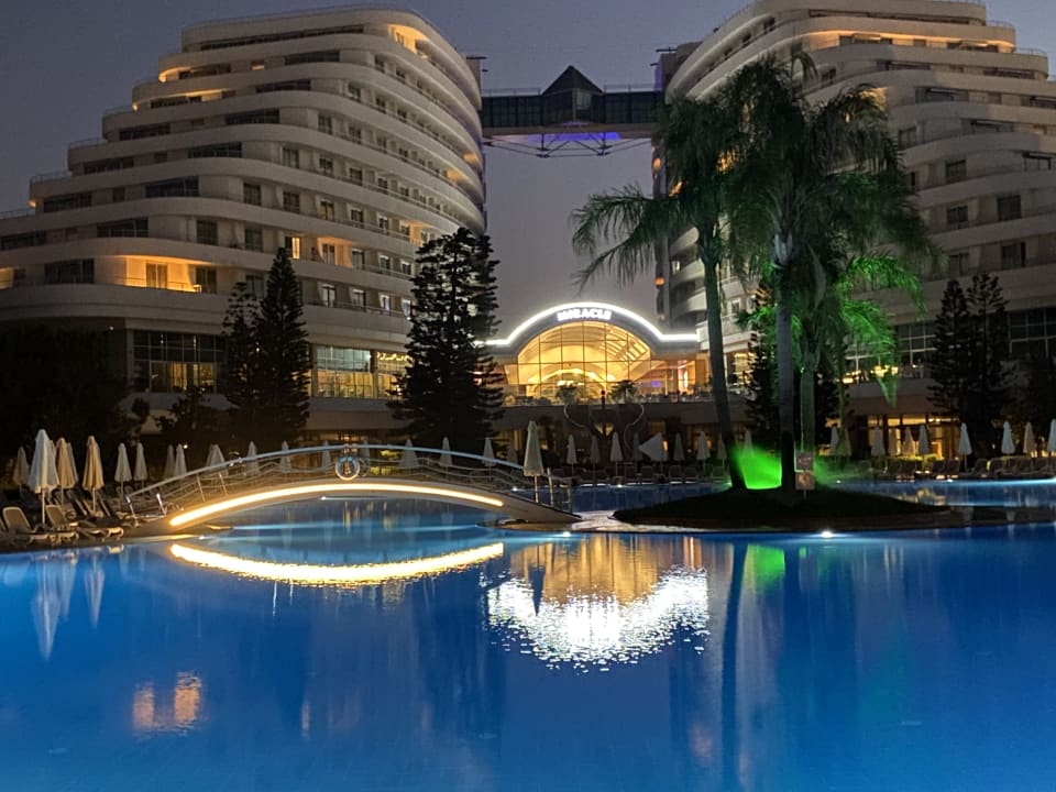 Pool Hotel Miracle Resort