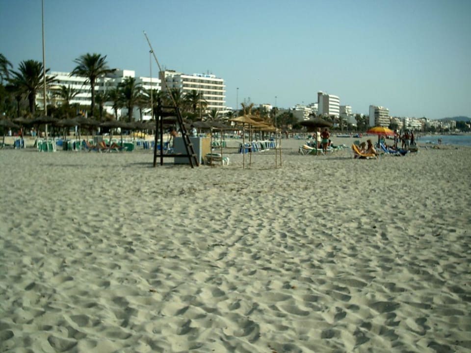 Strand  vorm Hotel früh morgens allsun Hotel Bahia del Este
