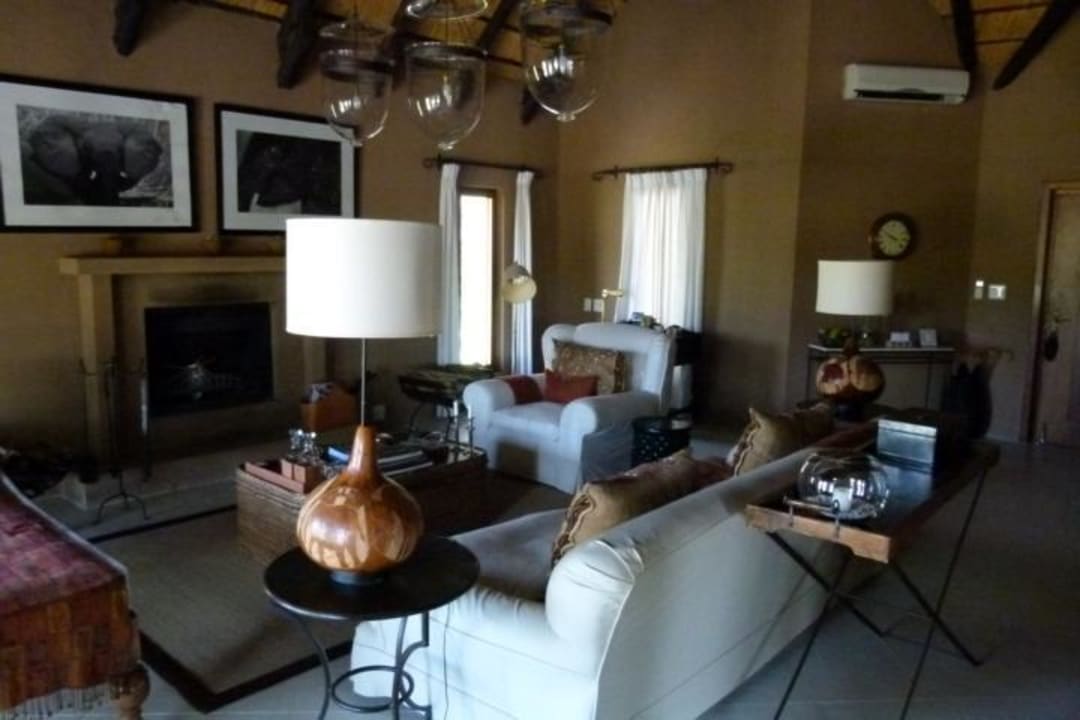 Wohnzimmer Villa Hotel Mushara Lodge