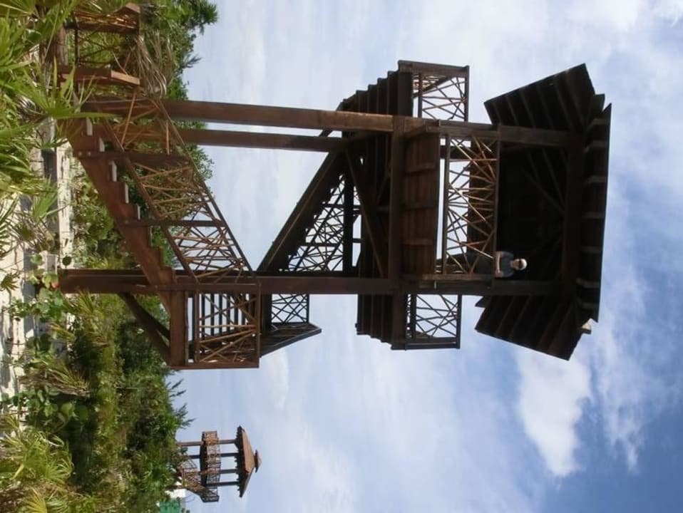 Einer der zwei Bird Watch Tower Secrets Playa Mujeres Golf & Spa Resort - Adults only