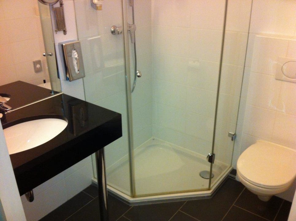 Badezimmer - Dusche Arion Airport Hotel