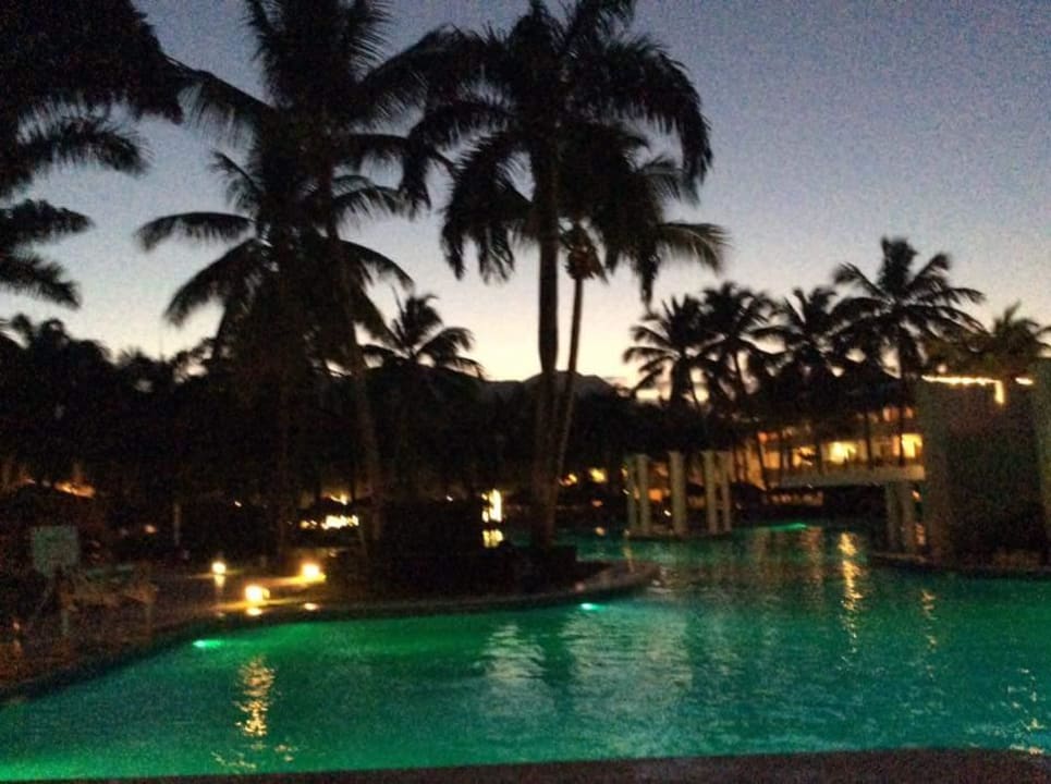 Pool mit Swim in Bar Iberostar Waves Costa Dorada