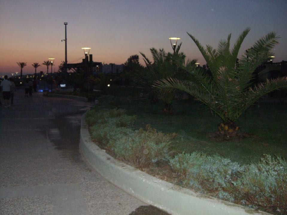 Promenade Hane Family Resort