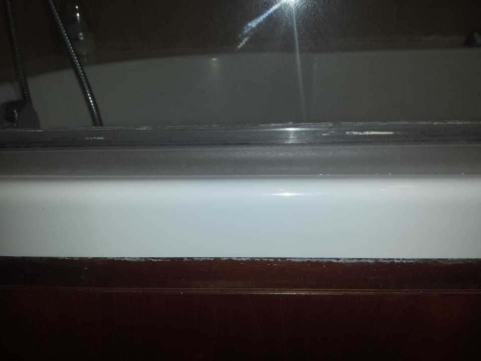 Badewanne grauenvoll Atlantica Marmari Palace
