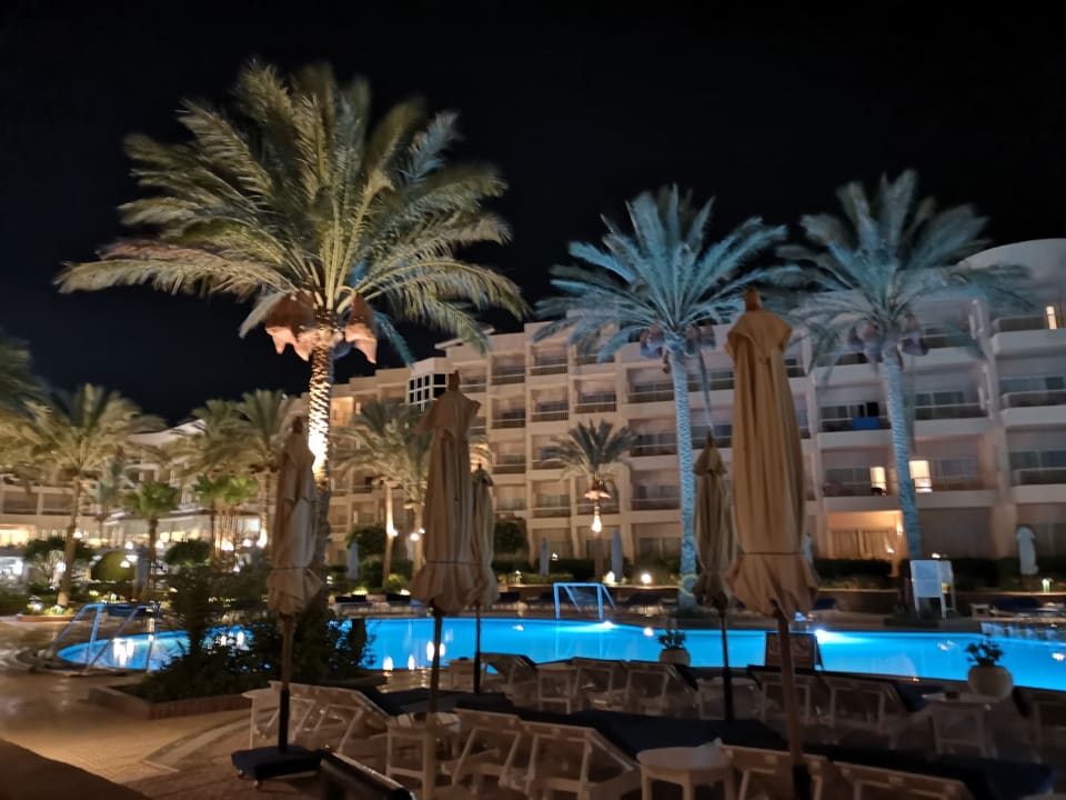 Pool Sea Star Beau Rivage