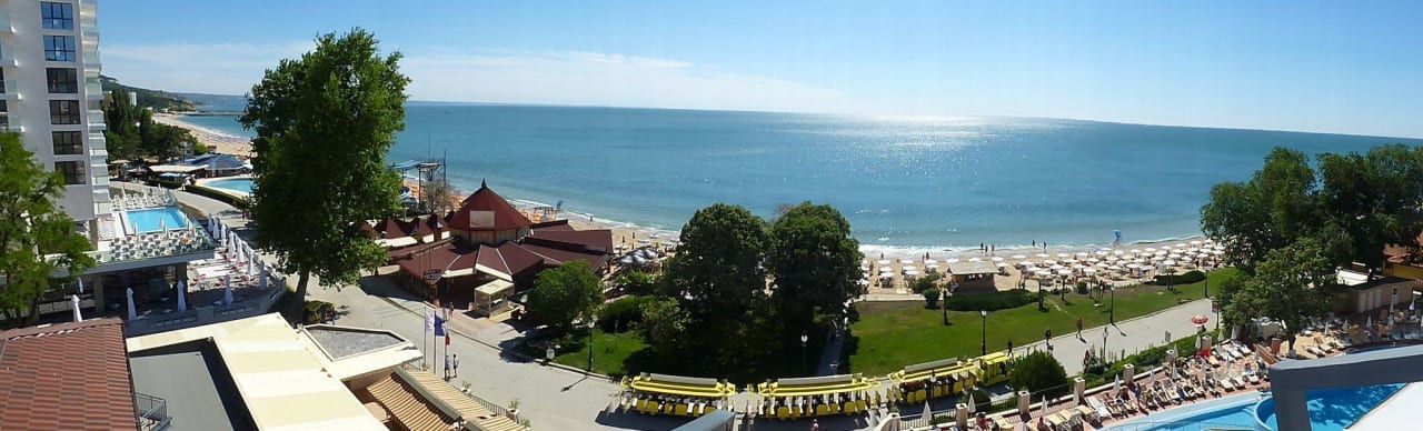 Rundblick vom Balkon im 6. Geschoss GRIFID Vistamar