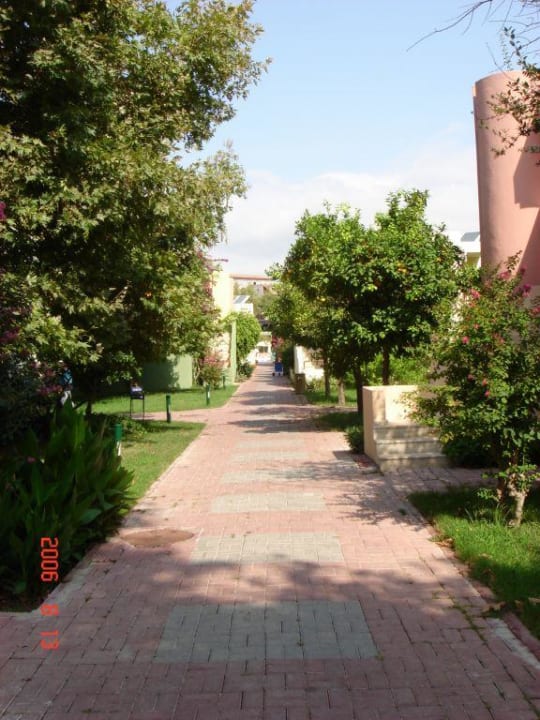 Wege zwischen den Appartments VONRESORT Golden Beach