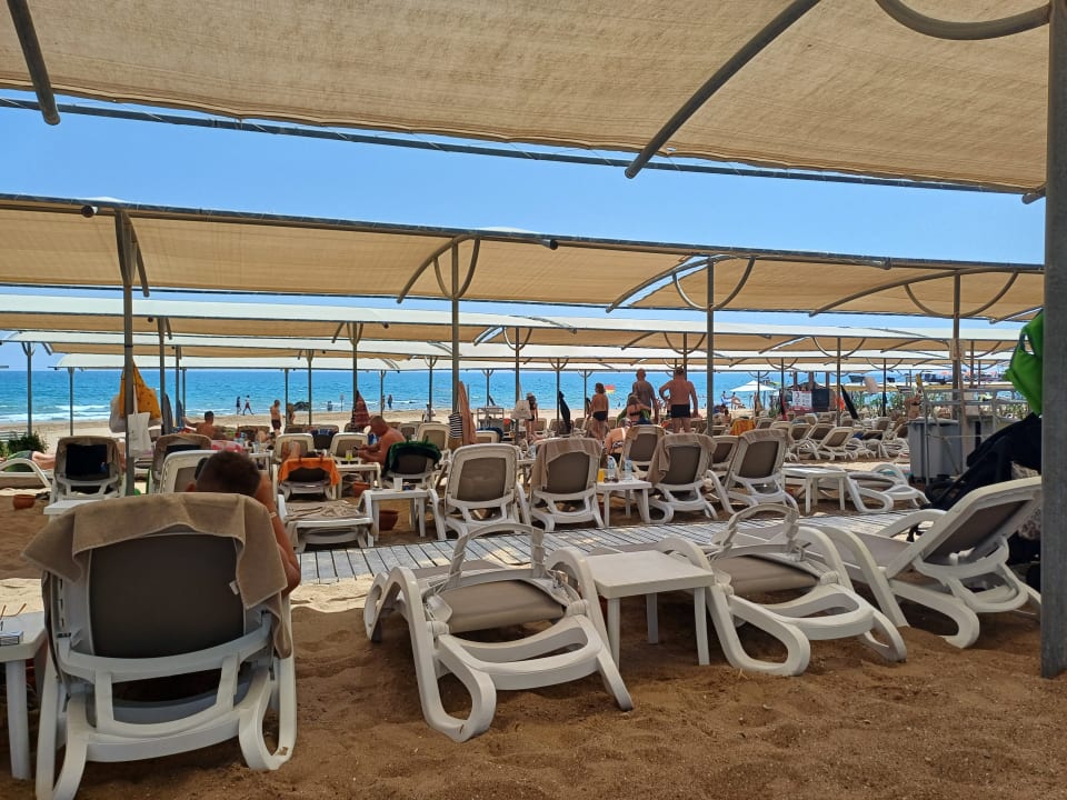 Pool Mary Hotel Side