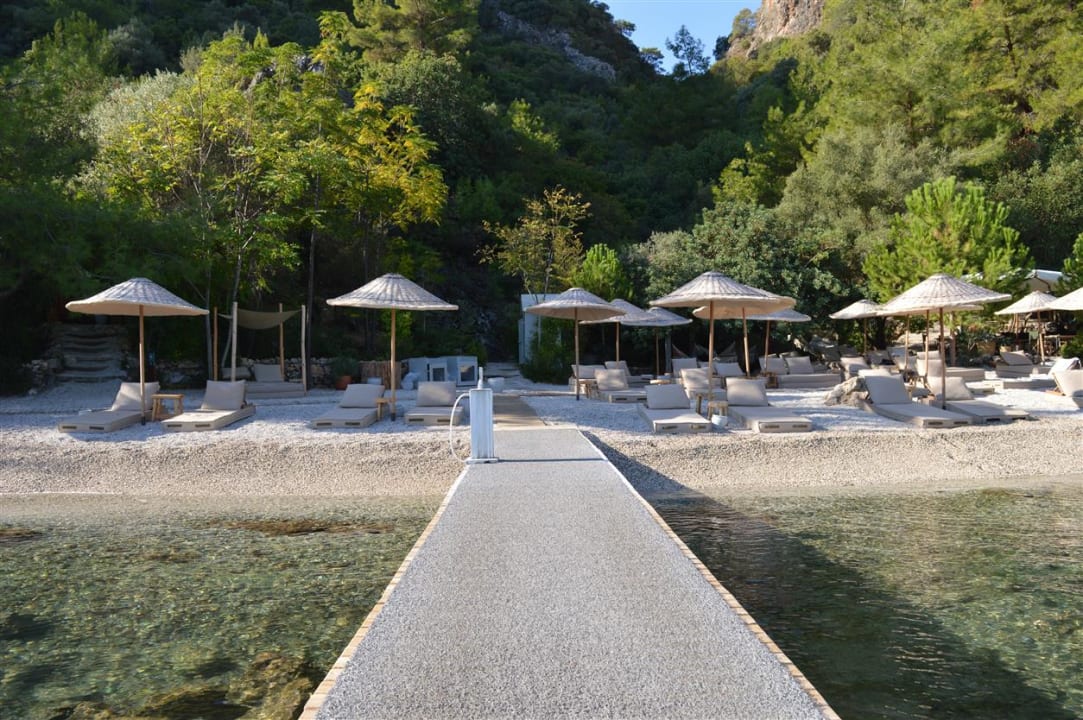 Serenity Beach Hillside Beach Club