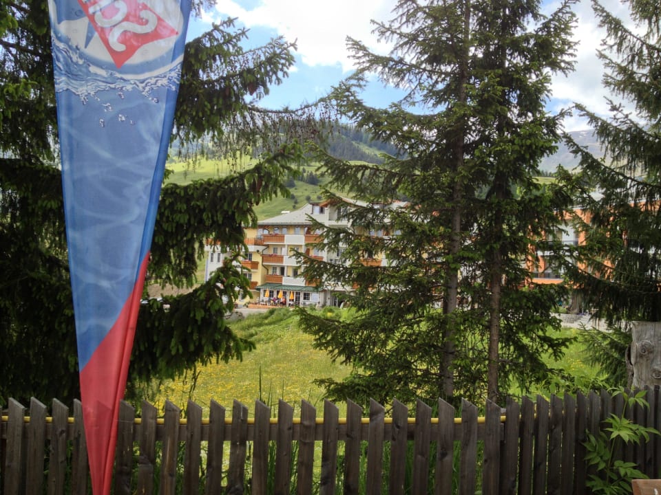 Hotel Castel vom Pool her gesehen Hotel Castel