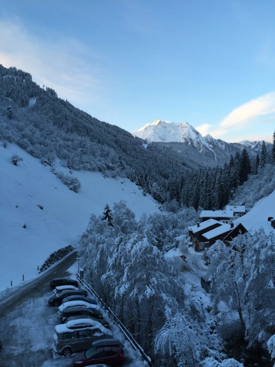 Blick Richtung Mayrhofen ZillergrundRock Luxury Mountain Resort