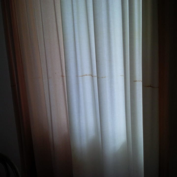 Schmutzige Vorhänge Hotel Villas Patio