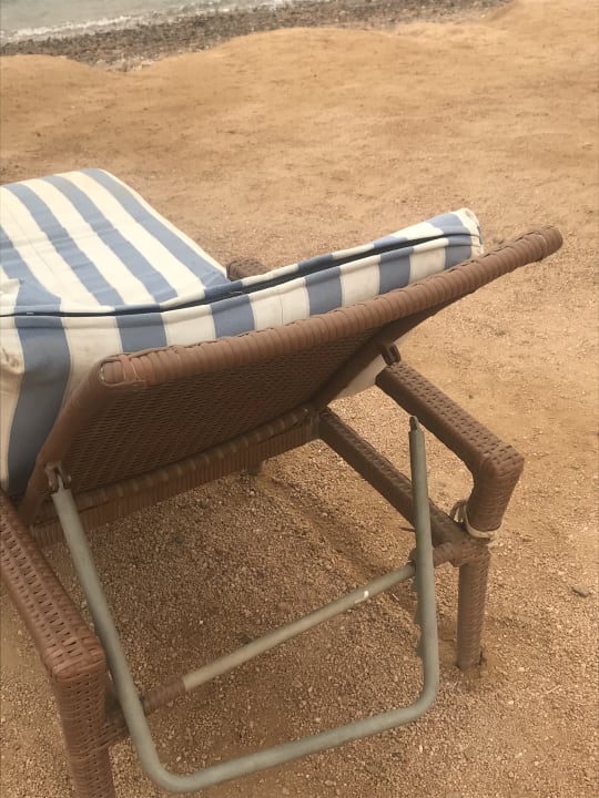 Alle Liegen in der gesamten Anlage sind kaputt Retac Qunay Dahab Resort and Spa