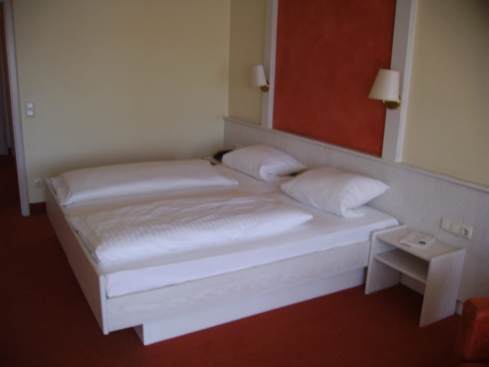 Nocheinmal das Bett von einer anderen Seite Hotel Traube am See