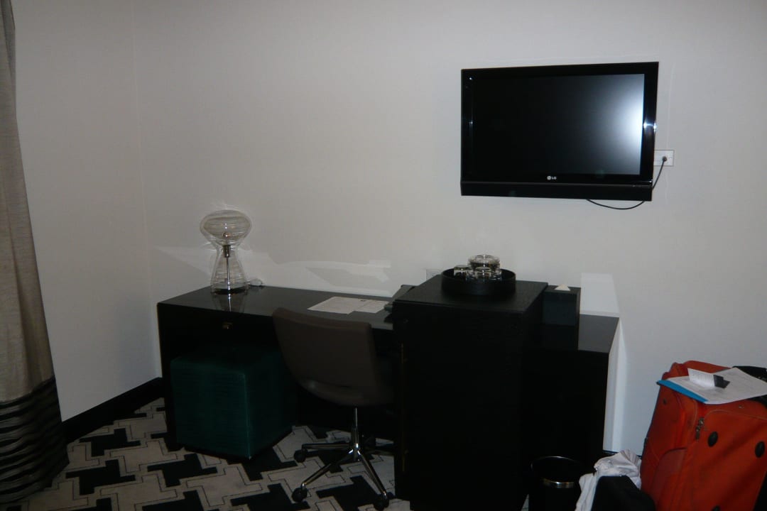 Arbeitsbereich mit TV Hotel G San Francisco